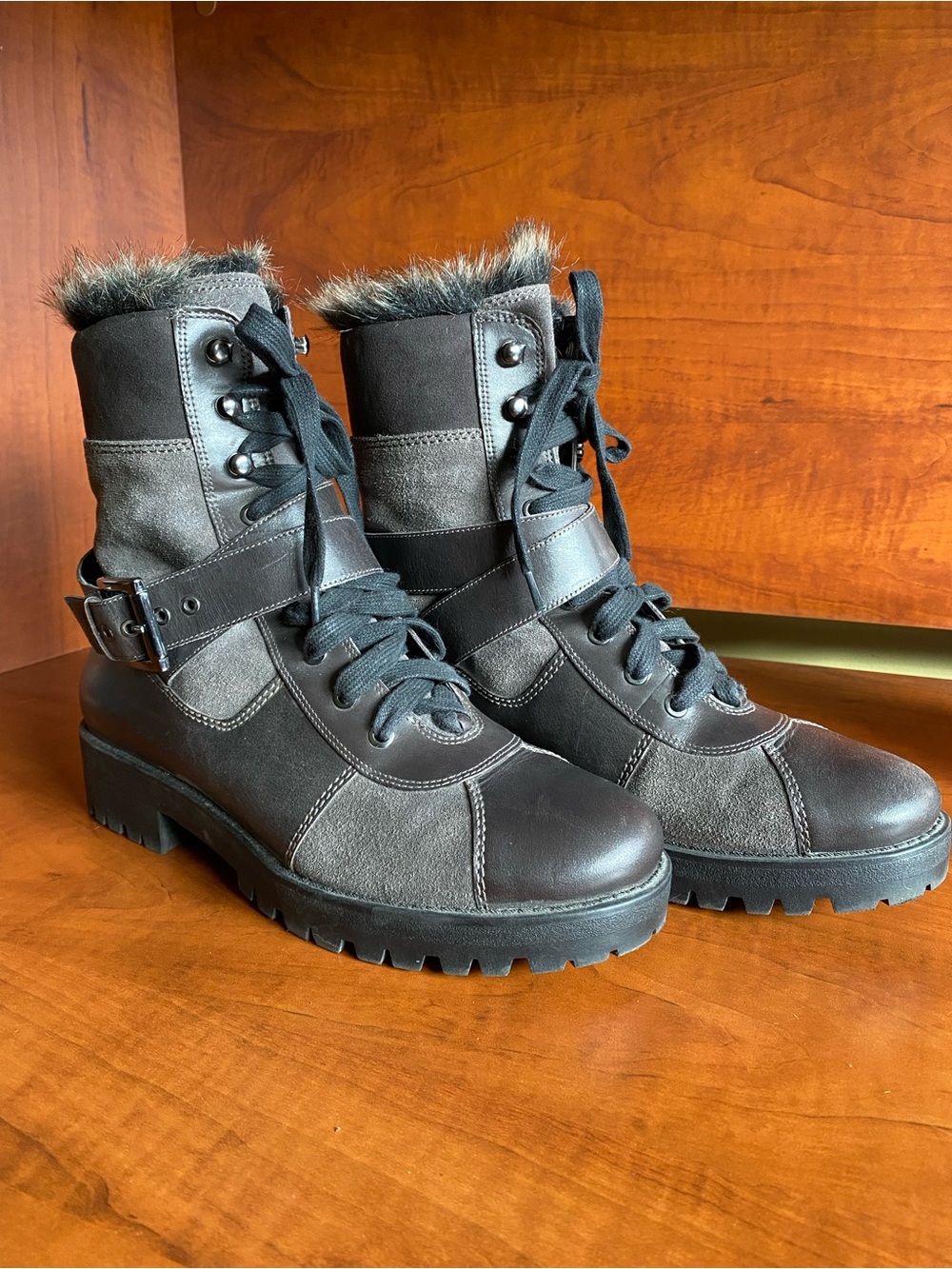Nine West Orithna Combat-Style Winter Boot in Dark Grey and Black. Size 9.